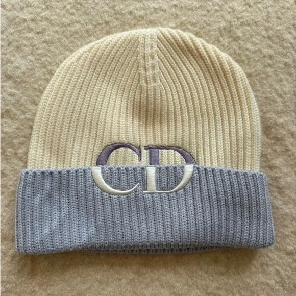NWT Dior Cream and Lavender Knit Beanie - Picture 2 of 5
